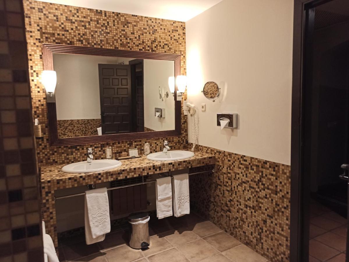 Parador De Трухильо Экстерьер фото